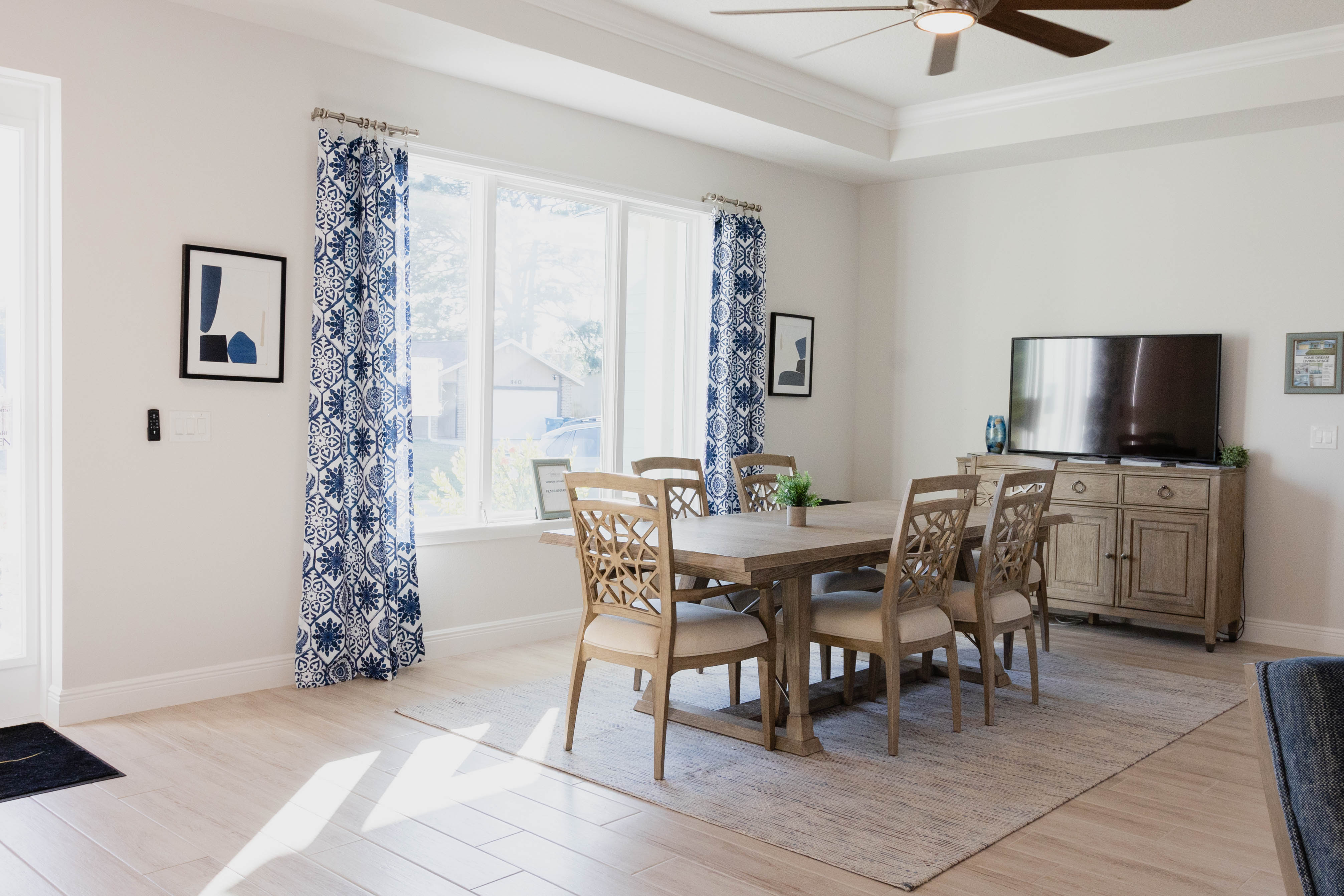 Gibraltar home dining room