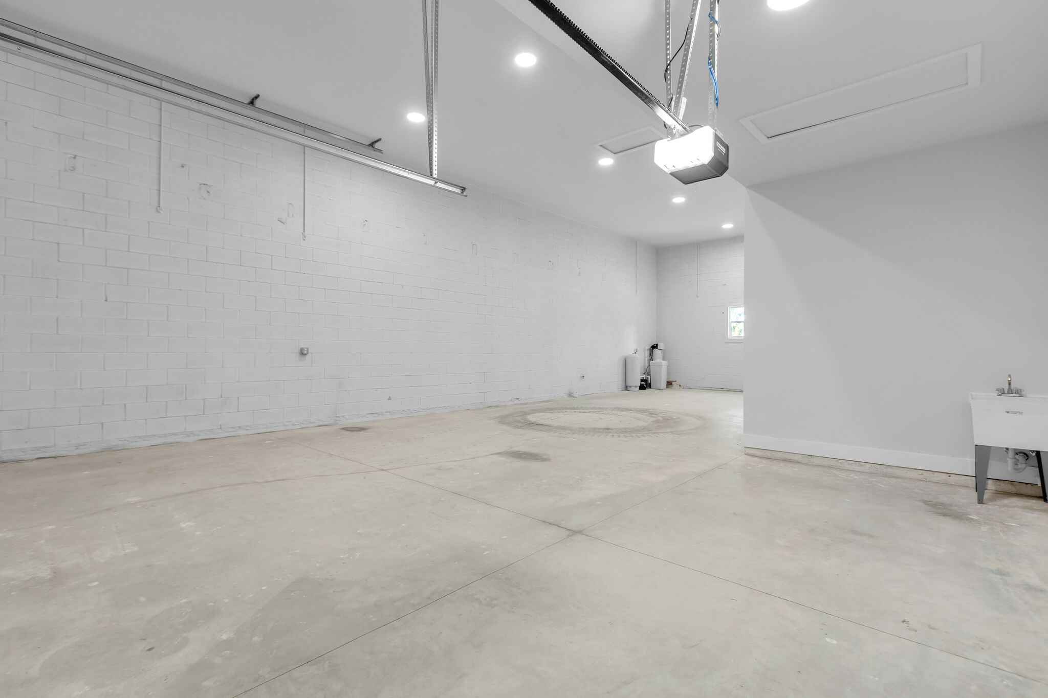 The Tradesman photo 32